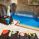 Carini Villa *