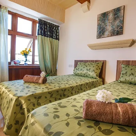Carini Villa Għarb
