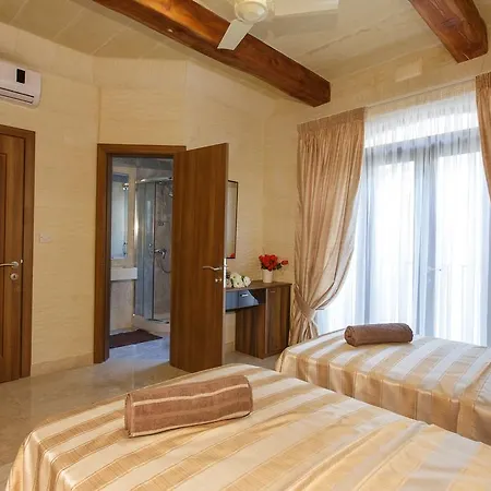 Carini Villa Għarb