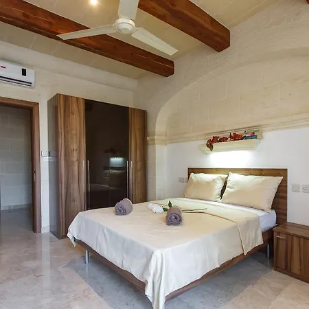 Villa Carini Għarb
