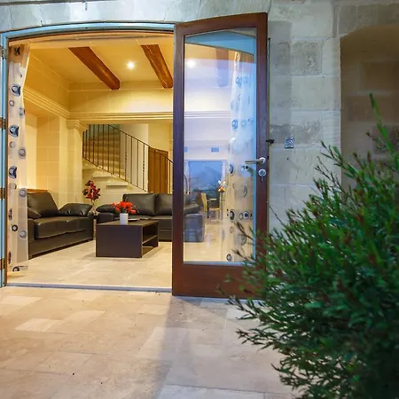 Carini Villa Għarb