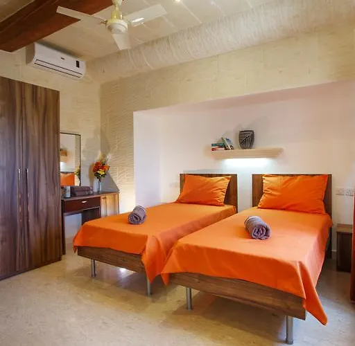 Carini Villa Gharb (Gozo)